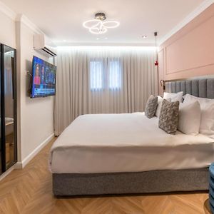Chambre Accessible aux Personnes à Mobilité Réduite Standarde Lit King-Size